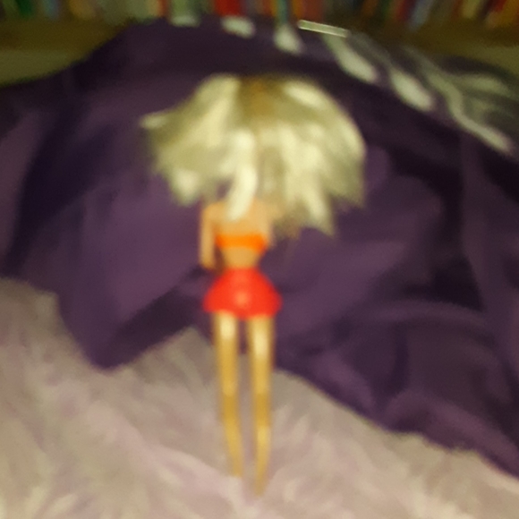A barbie - Picture 2 of 2
